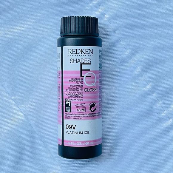 Redken Shades EQ Gloss Toner in 9v - Picture 1 of 3